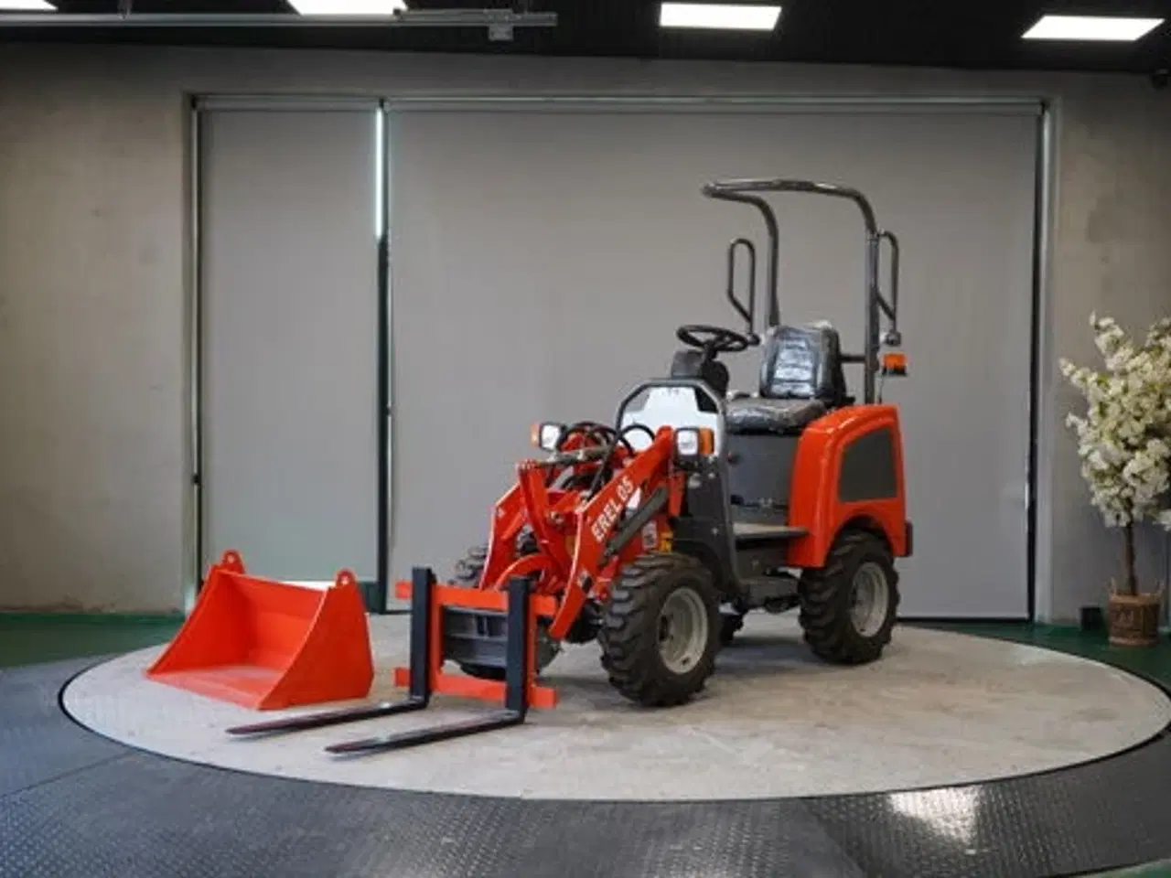 Billede 1 - MINILÆSSER – ELEKTRISK 4X4 på auktion