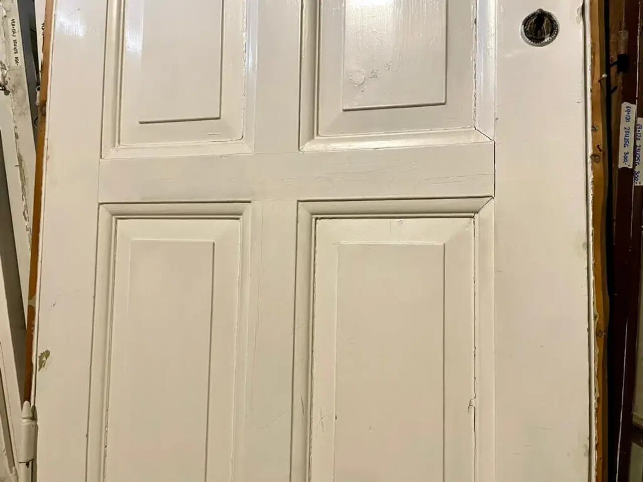 Billede 3 - Klassisk, venstrehængt Dannebrogsdør m. karm