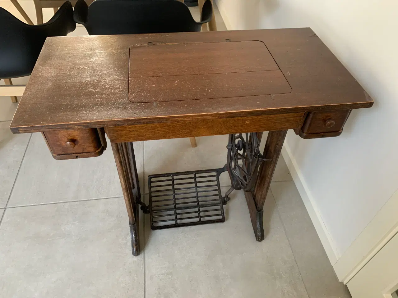 Billede 1 - Gammelt Singer Sybord