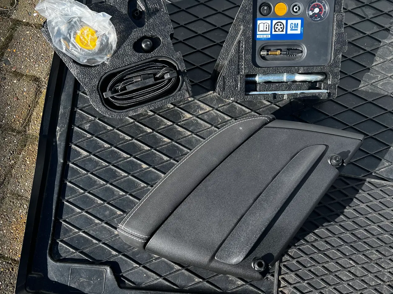 Billede 2 - Originalt udstyr til Opel Meriva (B) 2012