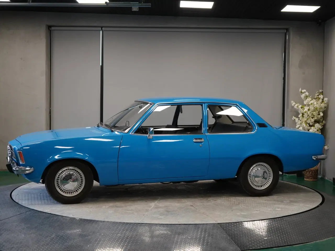 Billede 2 - OPEL REKORD fra 1976 – på auktion 14. maj