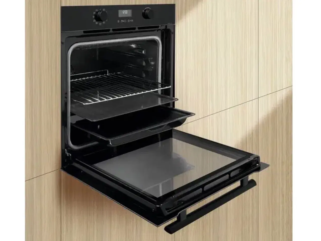 Billede 1 - Sort ovn med pyrolyse 