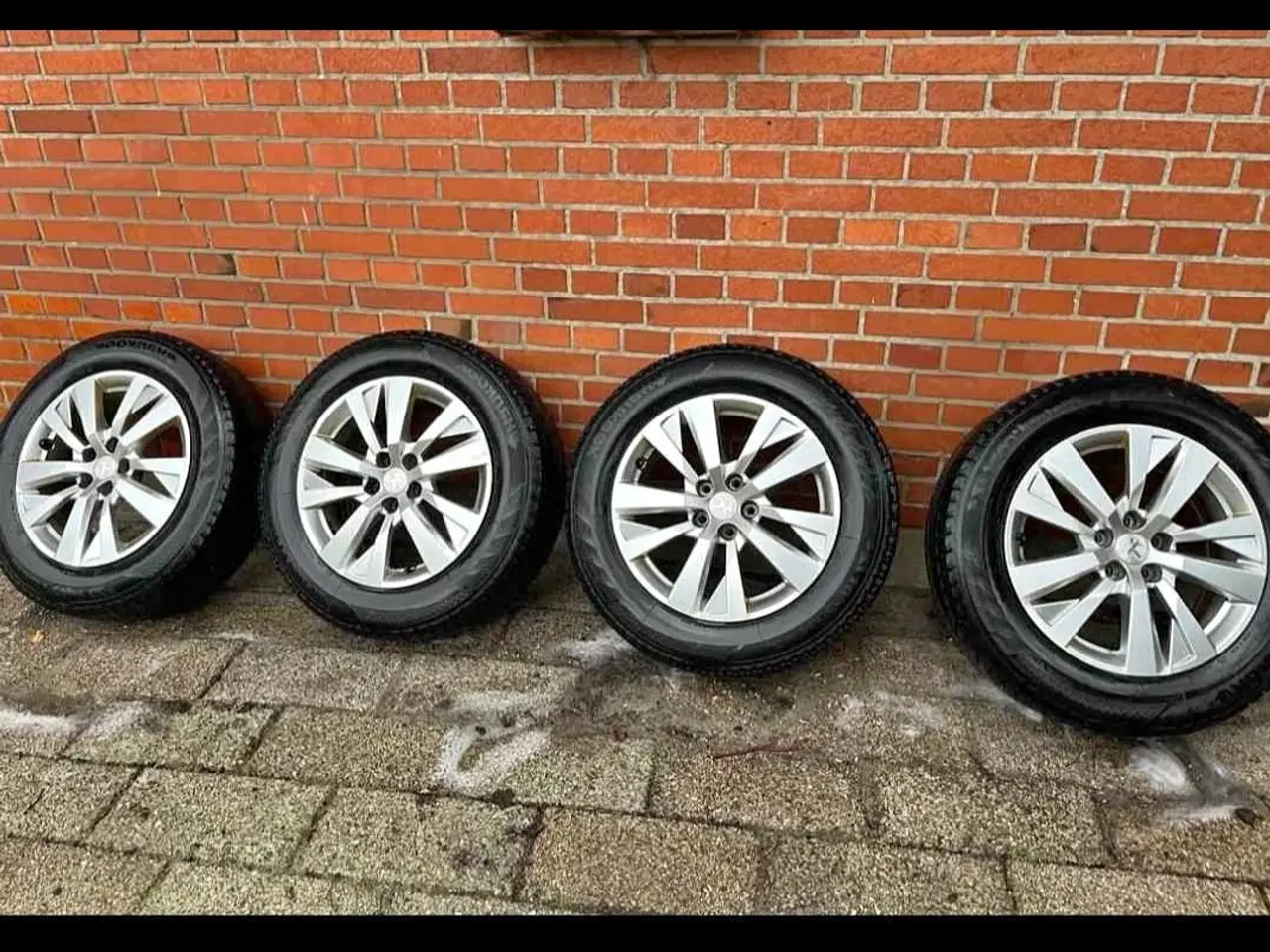 Billede 1 - Alufælge m/vinterdæk til Peugeot 3008