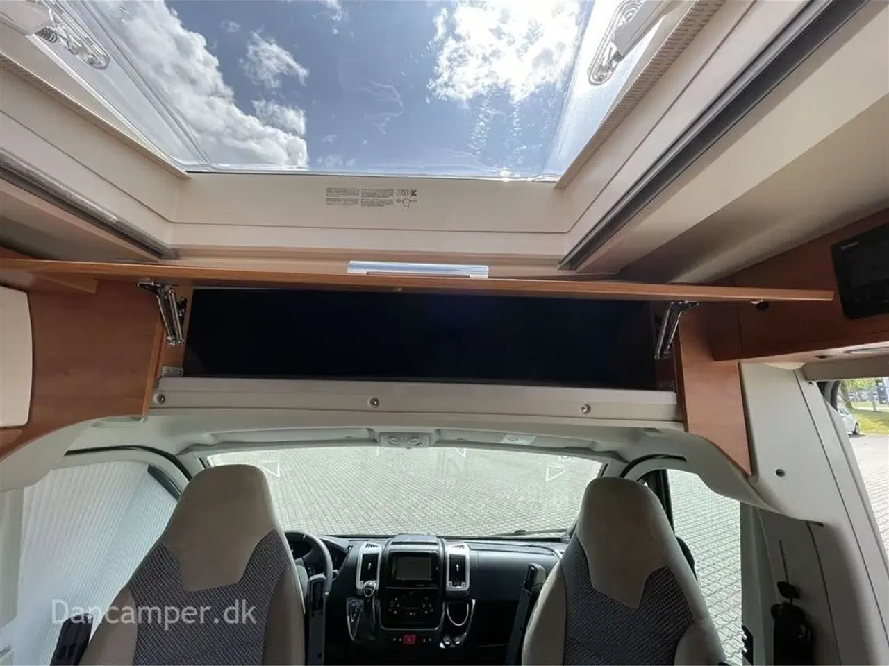Billede 20 - 2020 - Carthago premium van 640 LE   Luksusvan, 140Hk   9-trins Automatgear, enkeltsenge, alufælge, navigation, træk