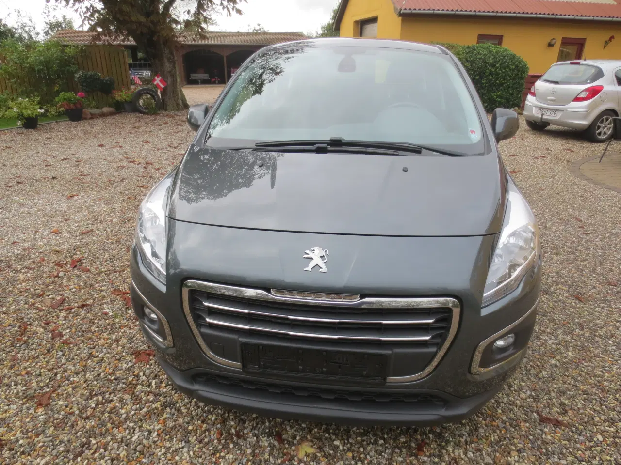 Billede 1 - Peugeot 3008 1.6 HDi År 2014. Nysynet. 