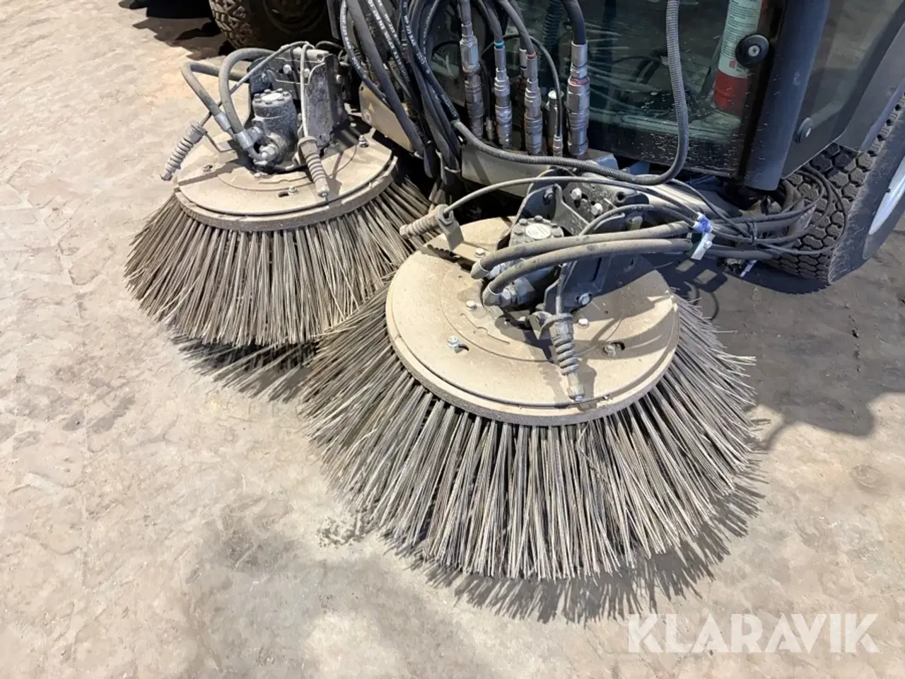 Billede 10 - Fejemaskine Kärcher M130