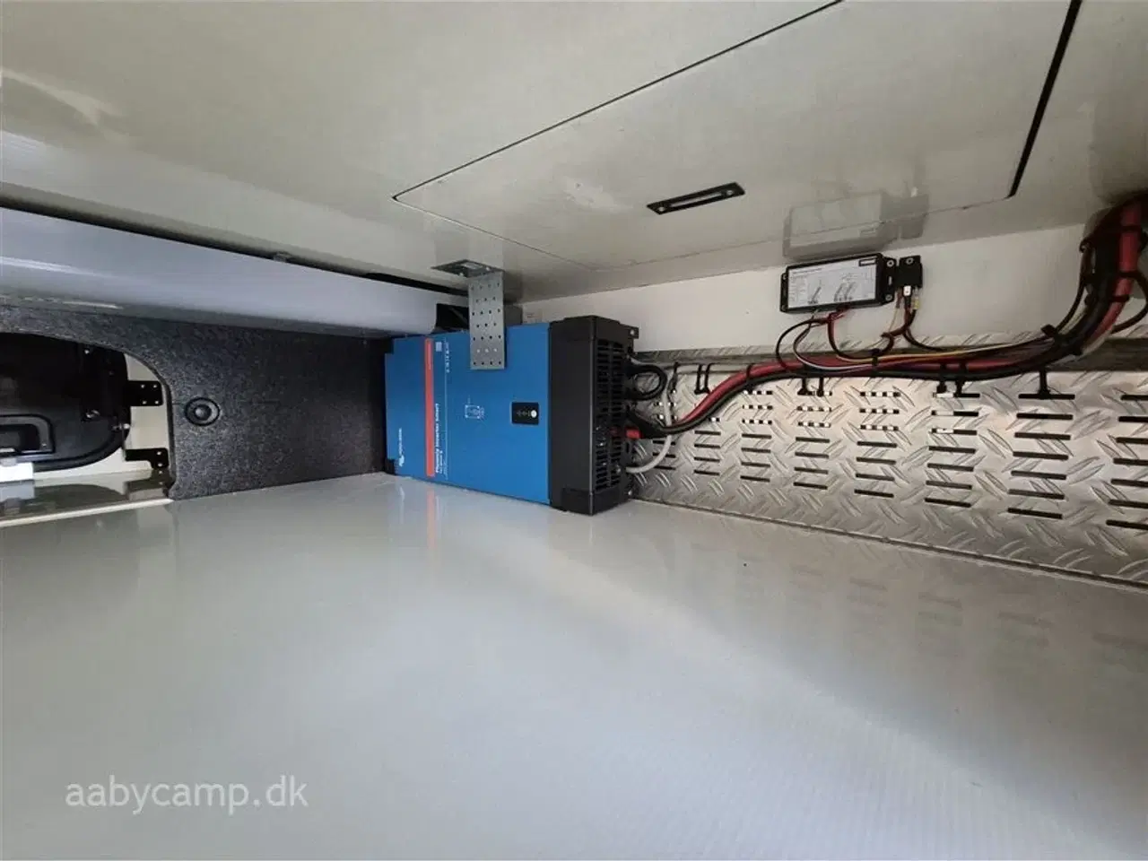 Billede 33 - 2022 - Hymer BML I880   2x solceller. 3x Batterier. inverter. Markise. Lædersæder. udv. gas. udv. bruser. Adaptiv fartpilot. Hydrauliske støtteben.