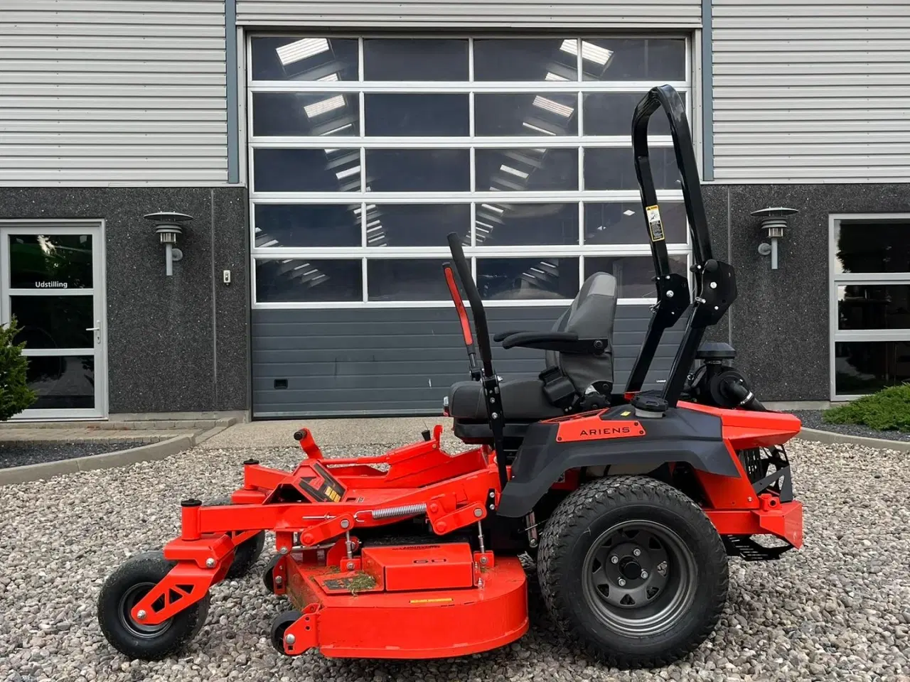 Billede 1 - Ariens Zenith 60 SD Top professionel maskine med stor 2 cylindret Kawasaki motor.