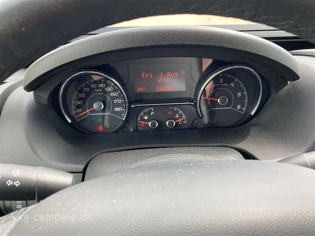Billede 9 - 2022 - Carado V337 "15 Edition"   Ekstrem velholdt autocamper