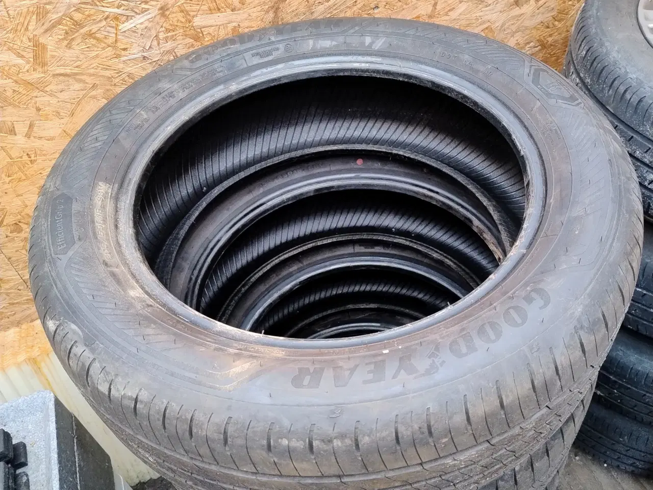 Billede 1 - Sommerdæk str. 225/55 R18 98V