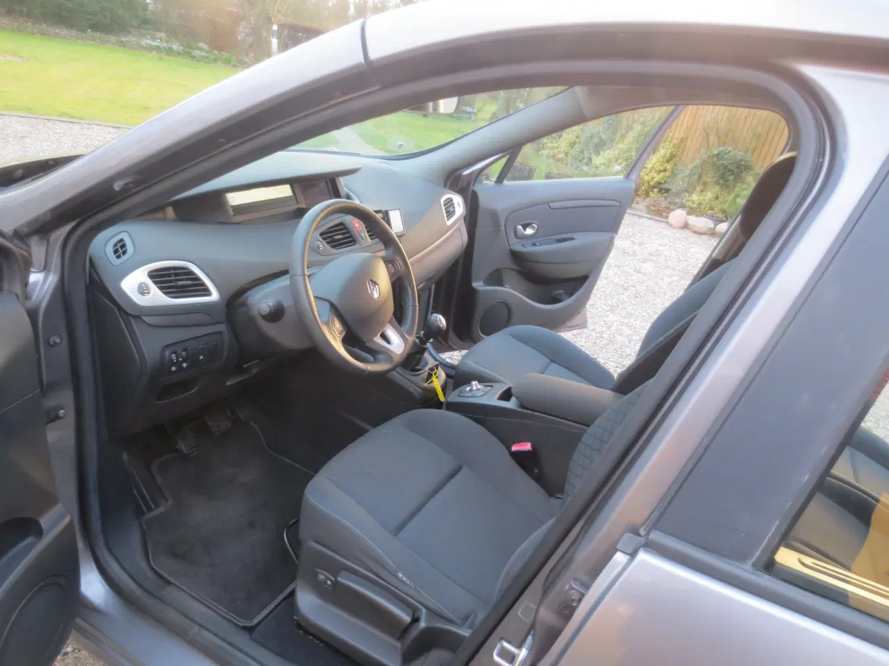 Billede 15 - Renault Scenic 1.9 DCi Nysynet m/træk