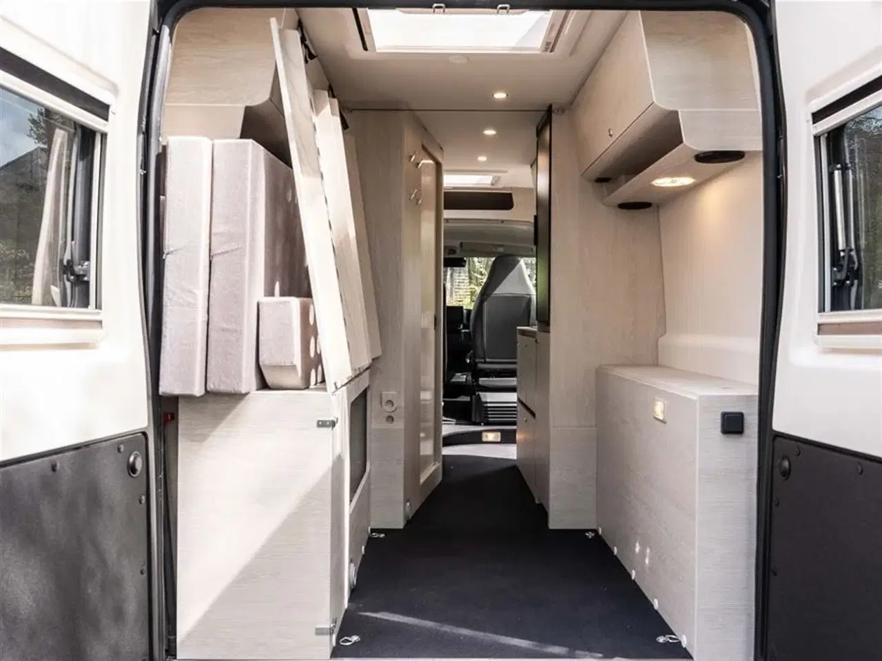 Billede 52 - 2026 - Tourne 6.0 Cruise Light Black   Tourne med essentielt udstyr