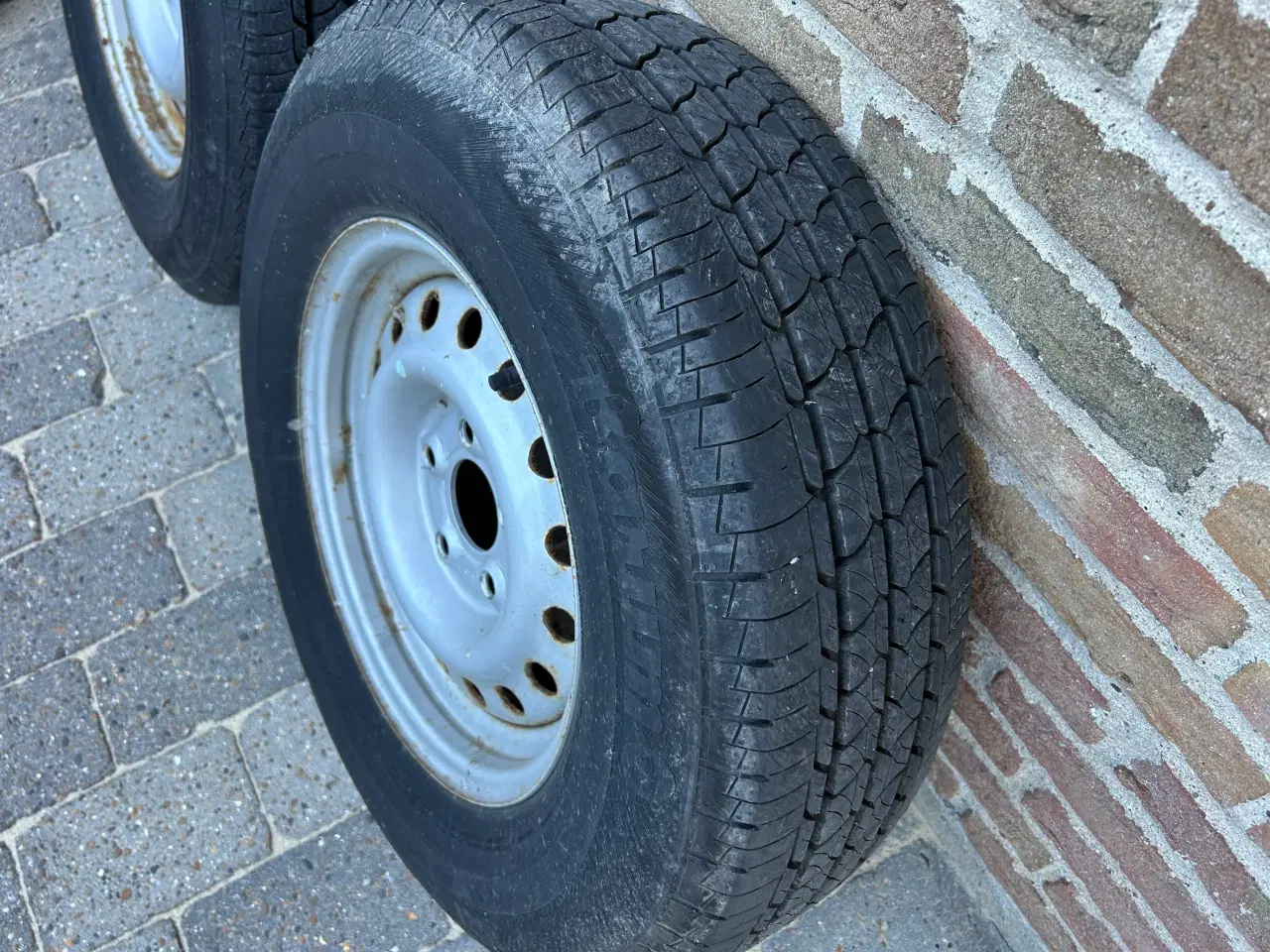 Billede 4 - Campingvognshjul 2 stk.