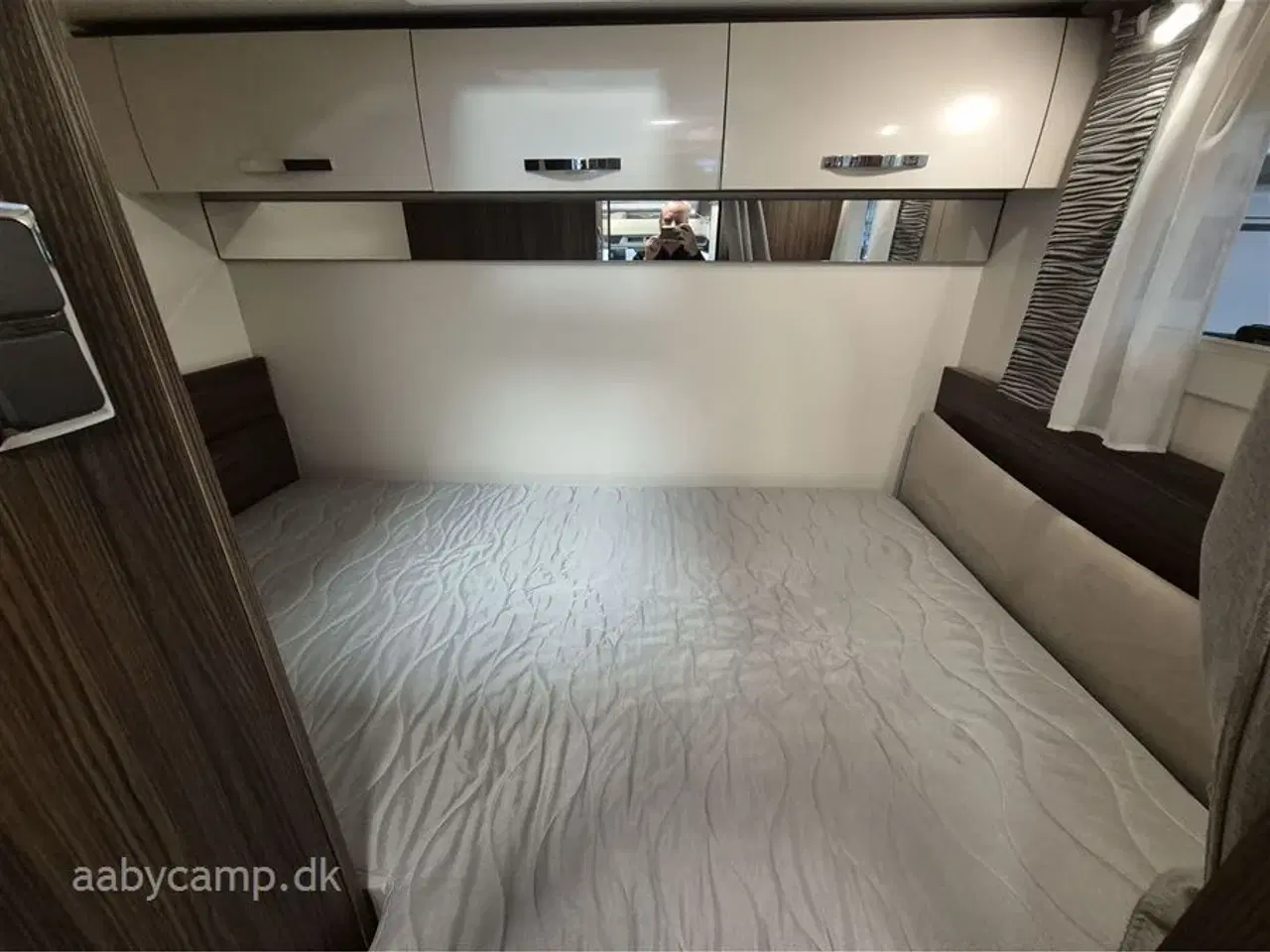 Billede 19 - 2019 - Benimar Tessoro 442   NK pakke. Automatgear. 95 Ah Batteri. solcelle. markise.  varme på spildevand. en ejer fra ny.  fuld service hos Ford inkl. tandrem. undervognsbehandlet.