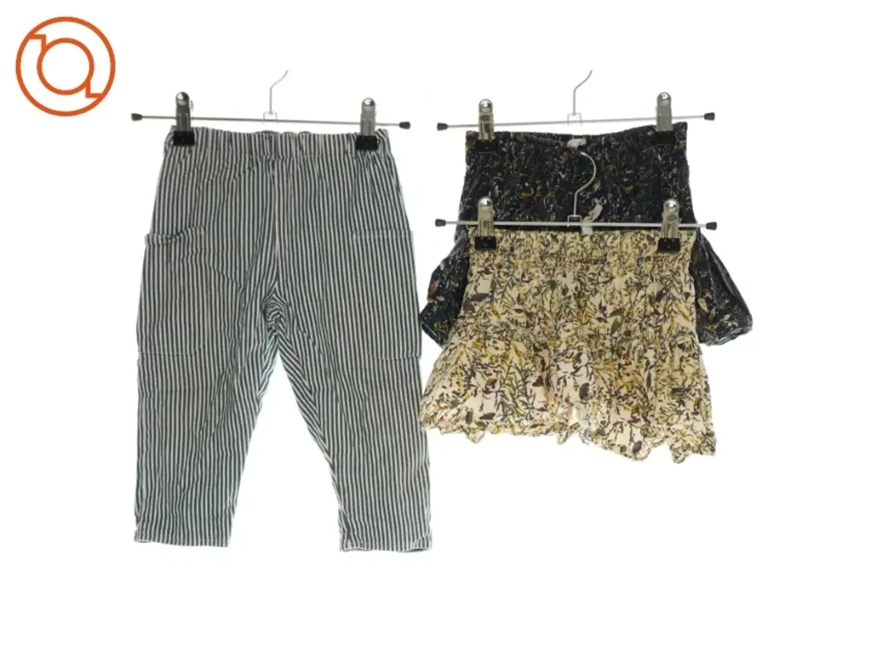 Billede 1 - Bukser og 2 nederdele (Str. 86/92)