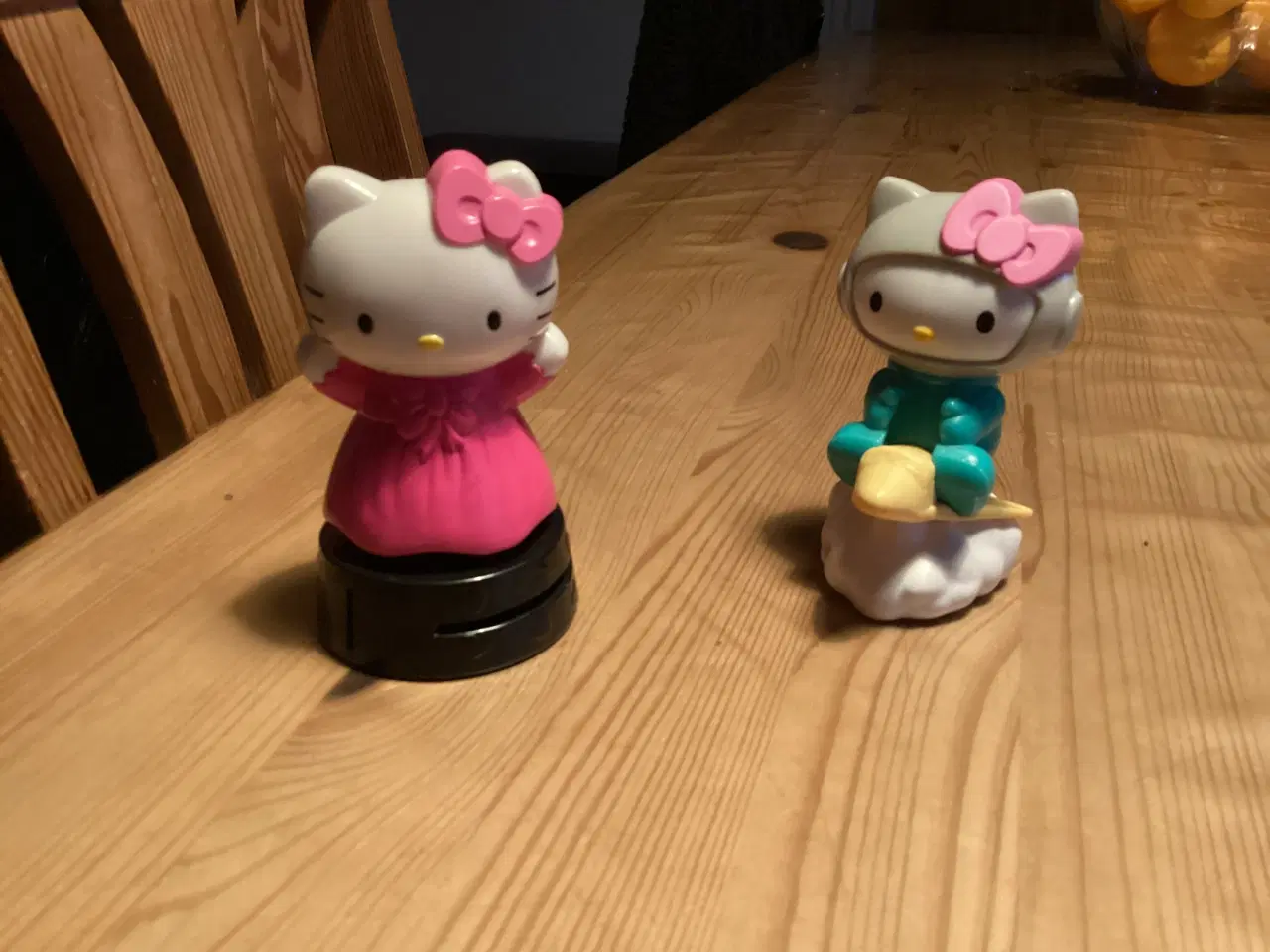 Billede 5 - Hello Kitty Solbriller,Bøger, Dvd, Figurer Osv