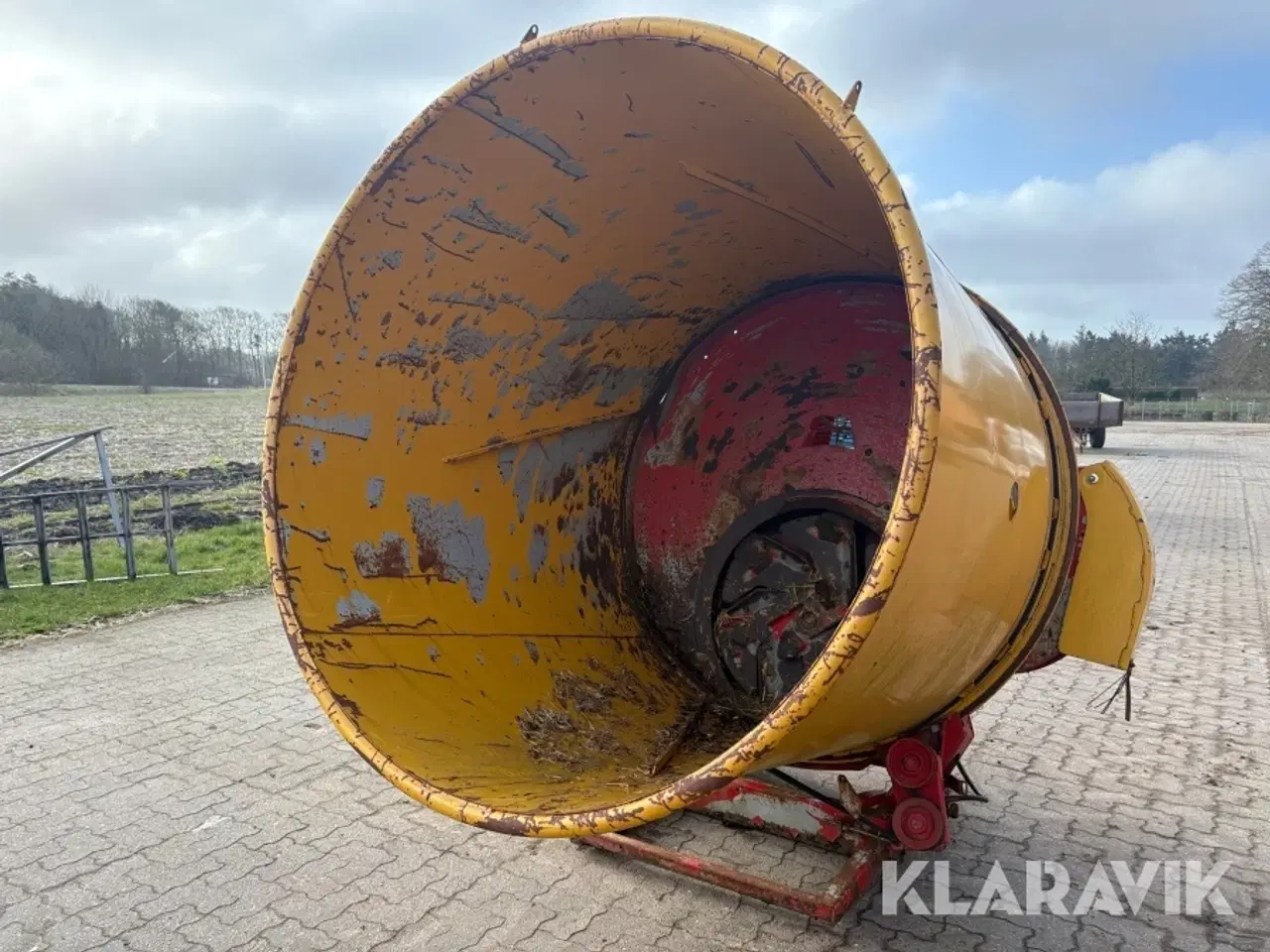 Billede 1 - Halmudlægger Teagle Tomahawk 5050 - brugt til jordbær