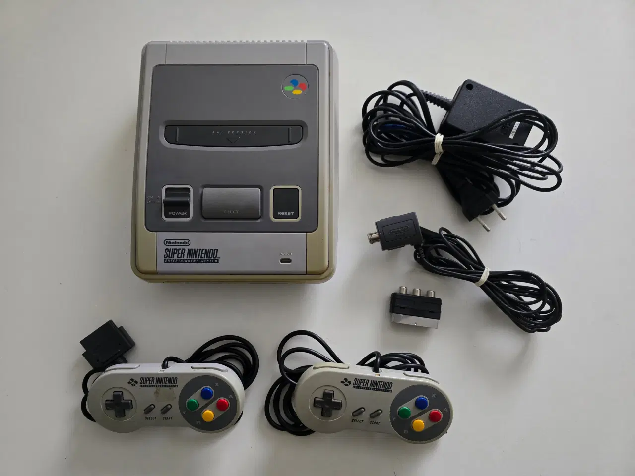 Billede 1 - Super nintendo. inkl. 5 Spil. Den originale 