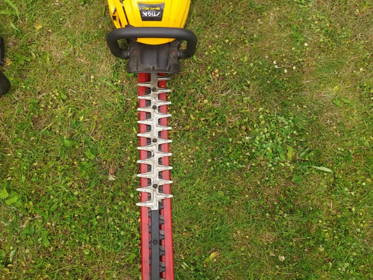 Billede 2 - Kanttrimmer, motorsav og hækkeklipper
