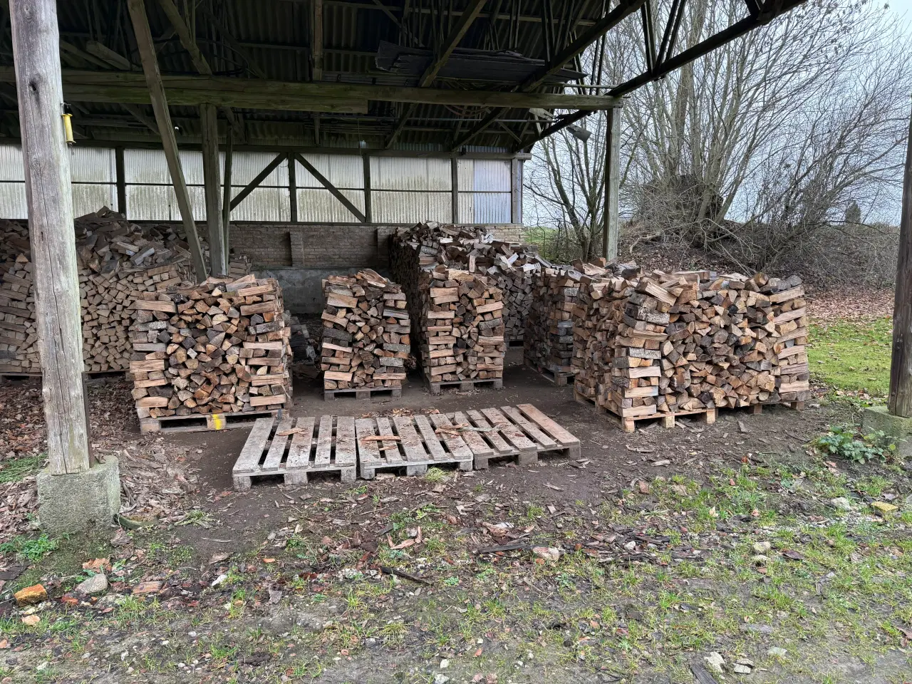 Billede 1 - Bøgebrænde tørt og kløvet