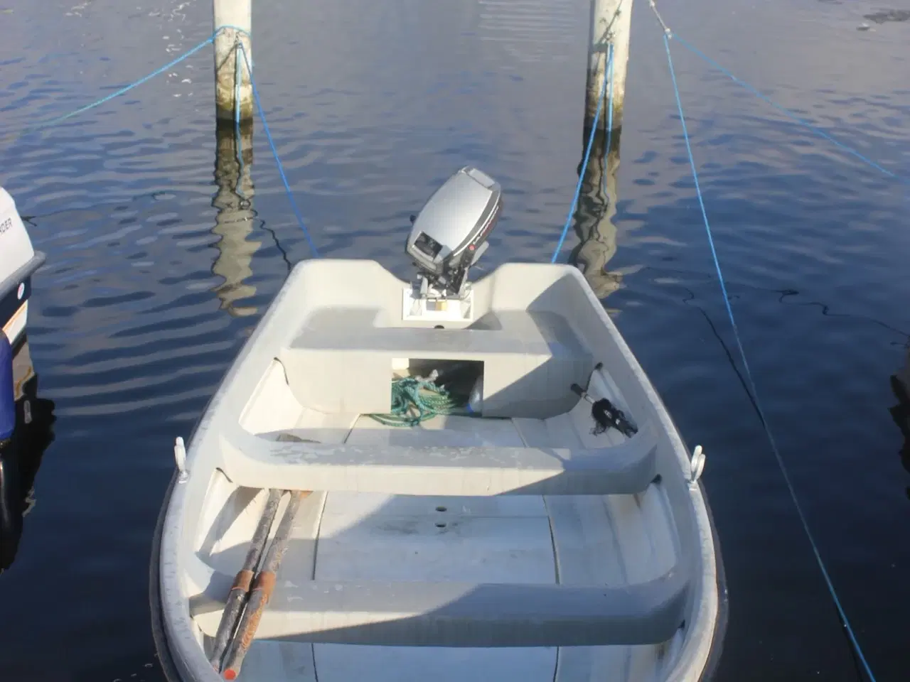 Billede 1 - Jolle med påhængsmotor og indregistreret trailer