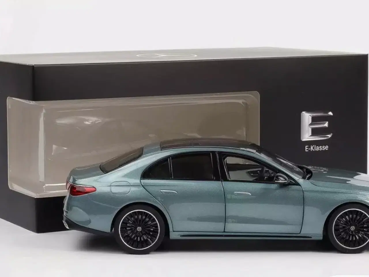 Billede 2 - 1:18 Mercedes E-Class W214 2024