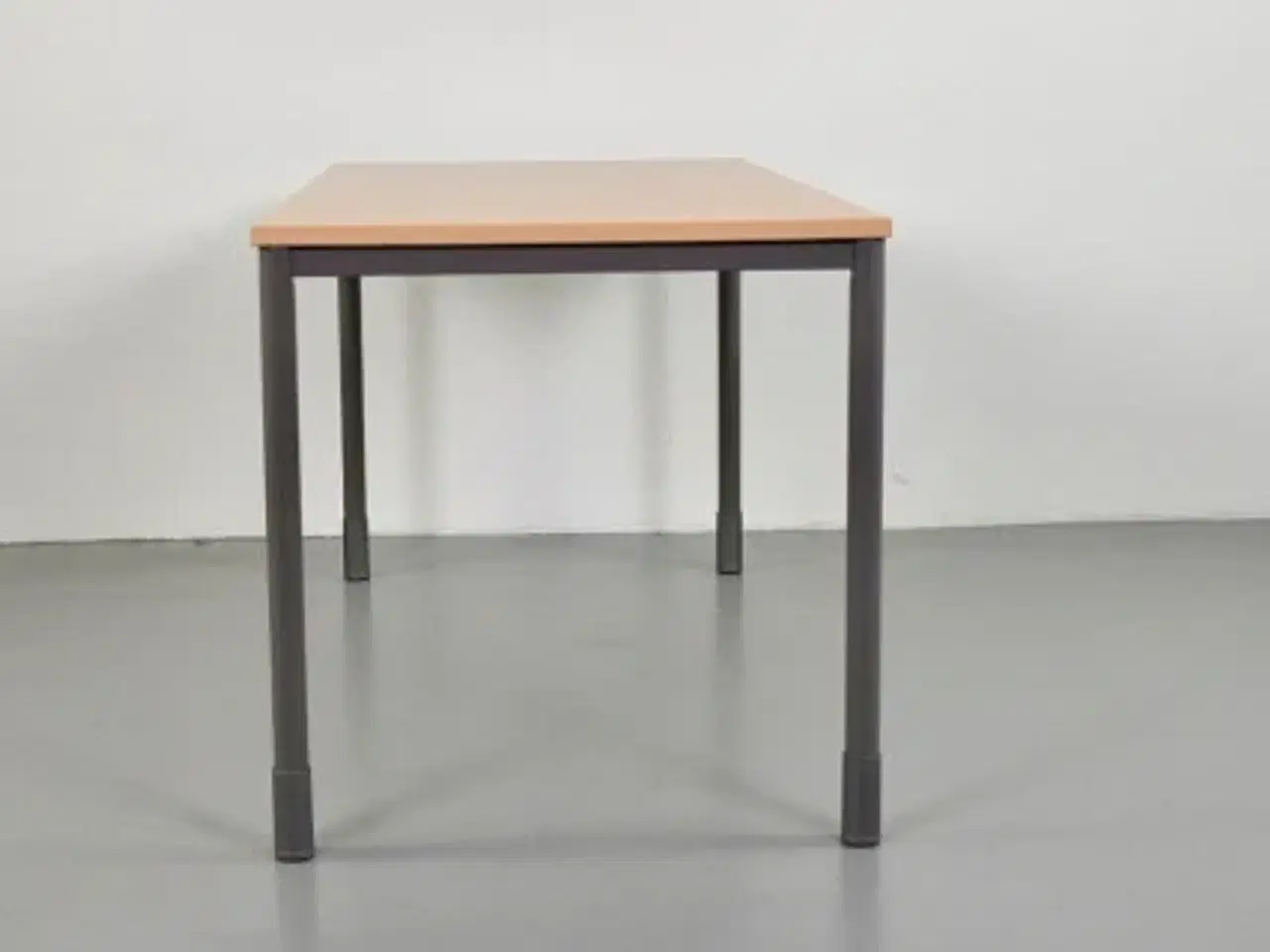 Billede 2 - Kinnarps konferencebord i bøg med grå metalben