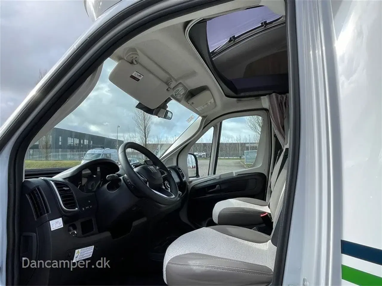 Billede 7 - 2026 - Chausson 797 Ultimate Line   Chausson 797 Ultimate Line, 140 HK, 8-trins automatgearkasse, solcelle. sænkeseng, alu.fælge og adaptiv fartpilot