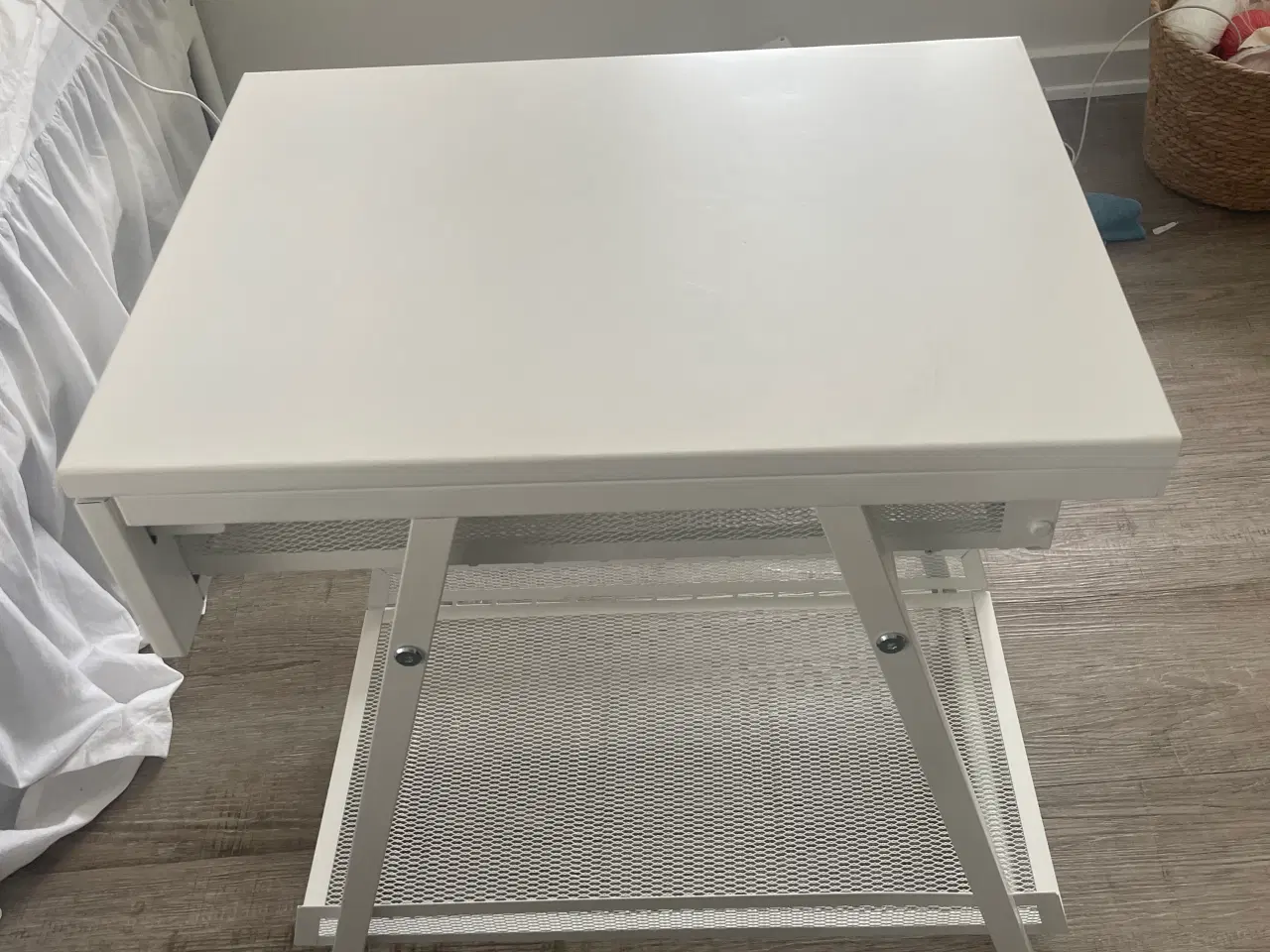 Billede 2 - Sengebord fra ikea 