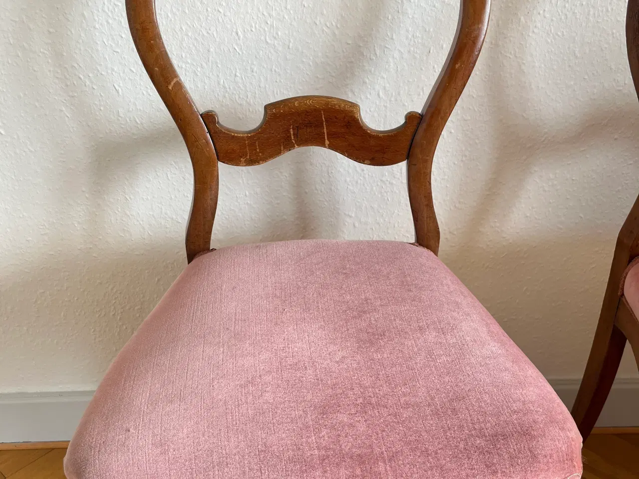 Billede 4 - Gamle møbler gives væk