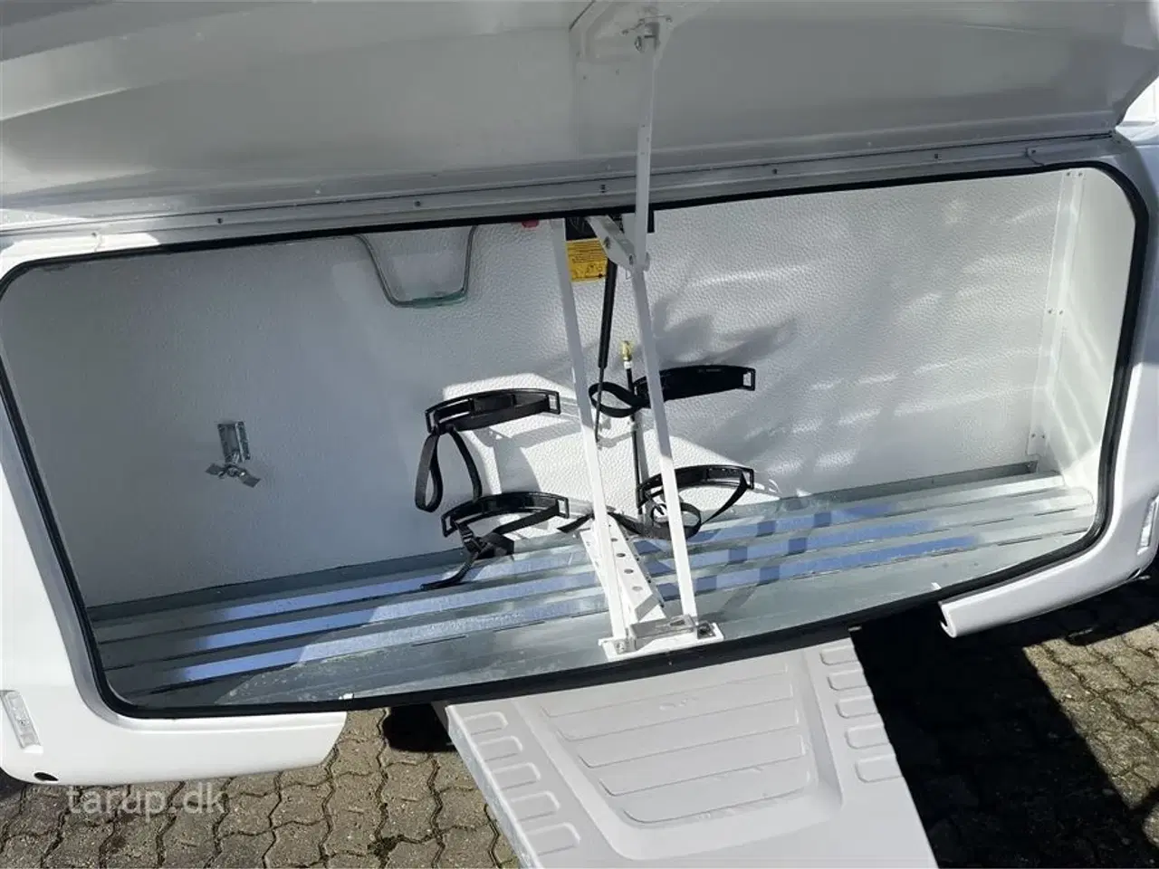 Billede 3 - 2026 - Adria Altea 362 LH   Enkeltsenge m/udtræk, rundsidde-gruppe, panorama vindue, el-gulv-varme, TV-holder,  stort 142 l. køleskab/ fryser