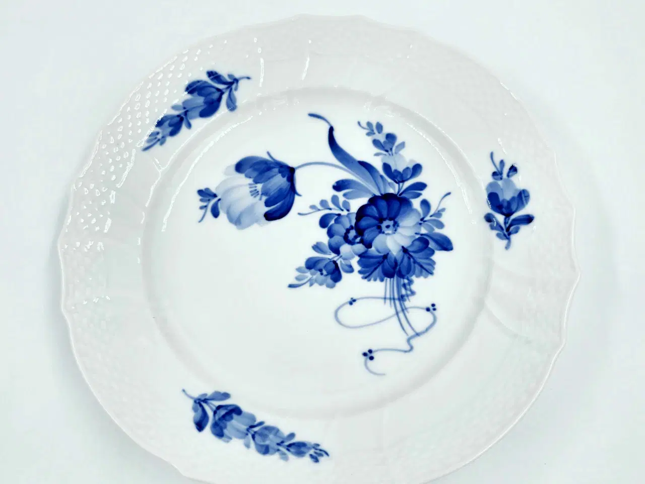 Billede 8 - Blå Blomst Svejfet Frokosttallerken 