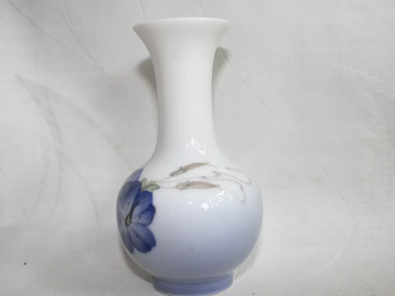 Billede 10 - Vase med blå snerler fra Royal Copenhagen