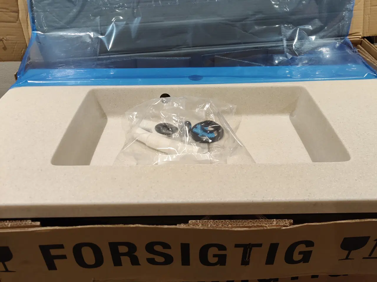 Billede 2 - Badbordplade med vask