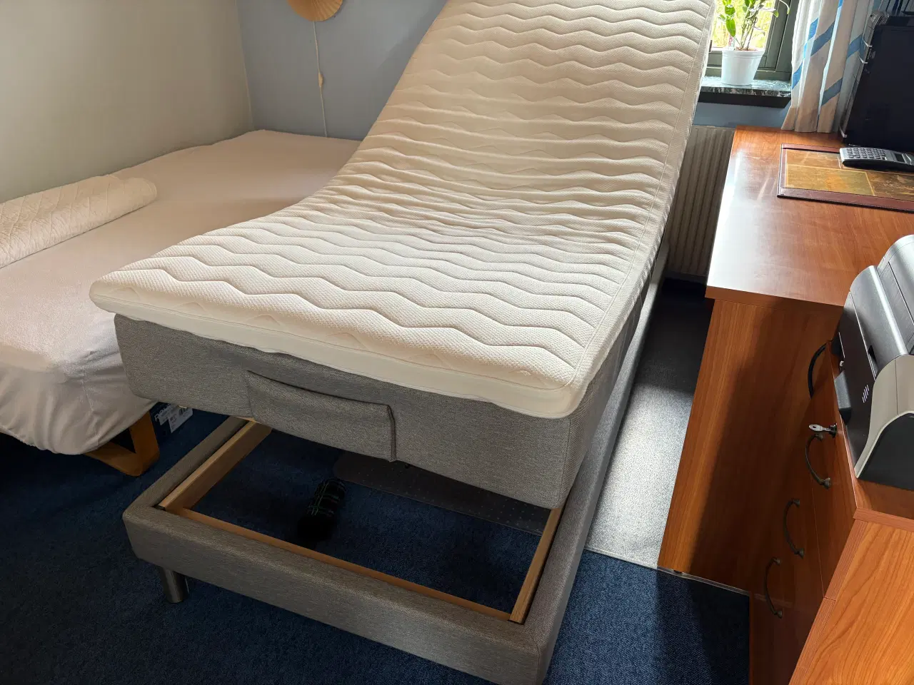 Billede 5 - Elevationsseng med fjernbetjening