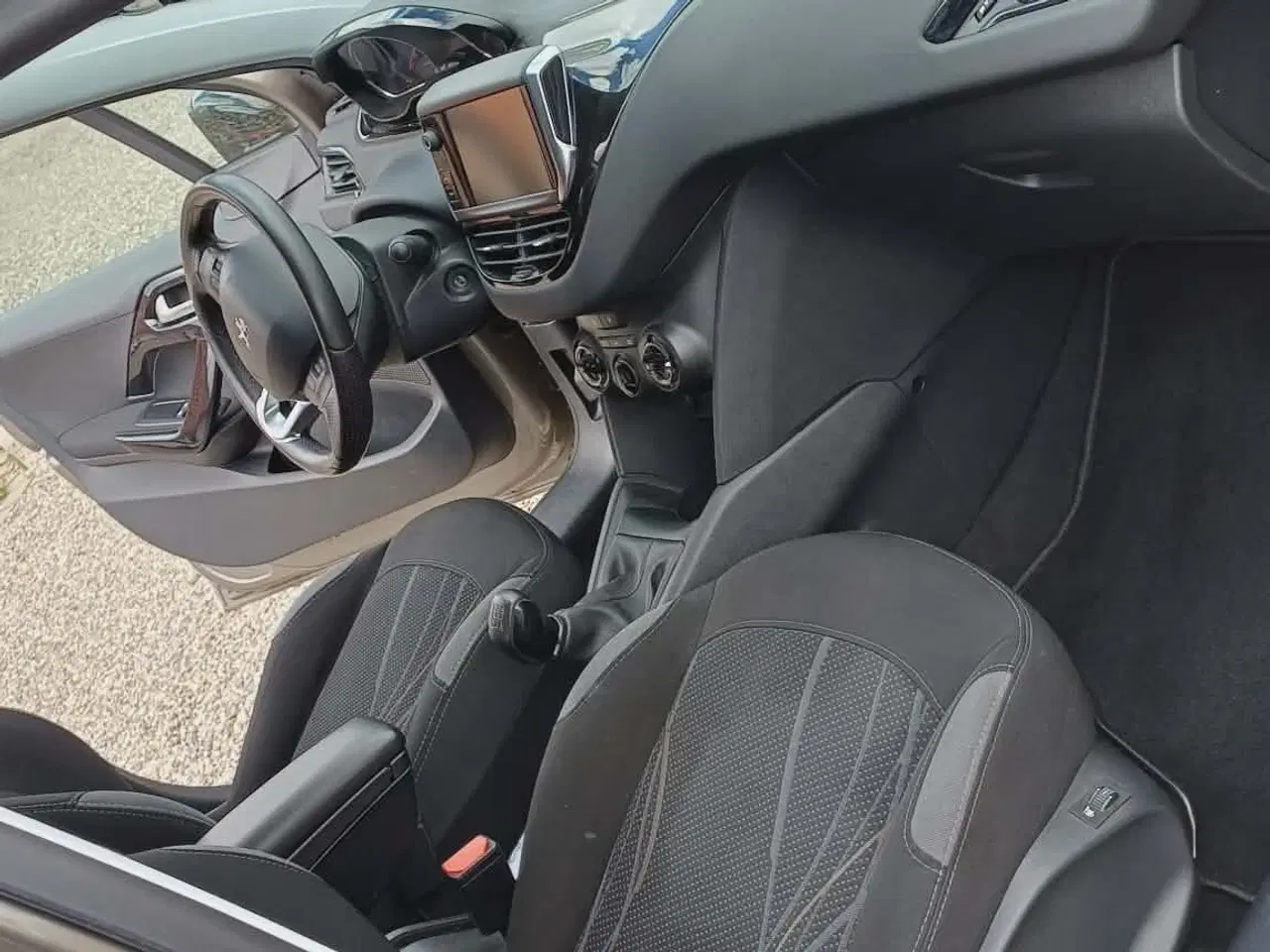 Billede 3 - Velholdt Peugeot 208