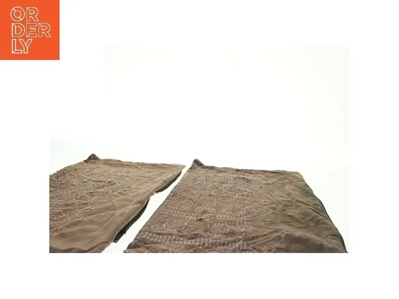 Billede 5 - Broderet sengetæppe fra Home (str. 60. x 36 cm)