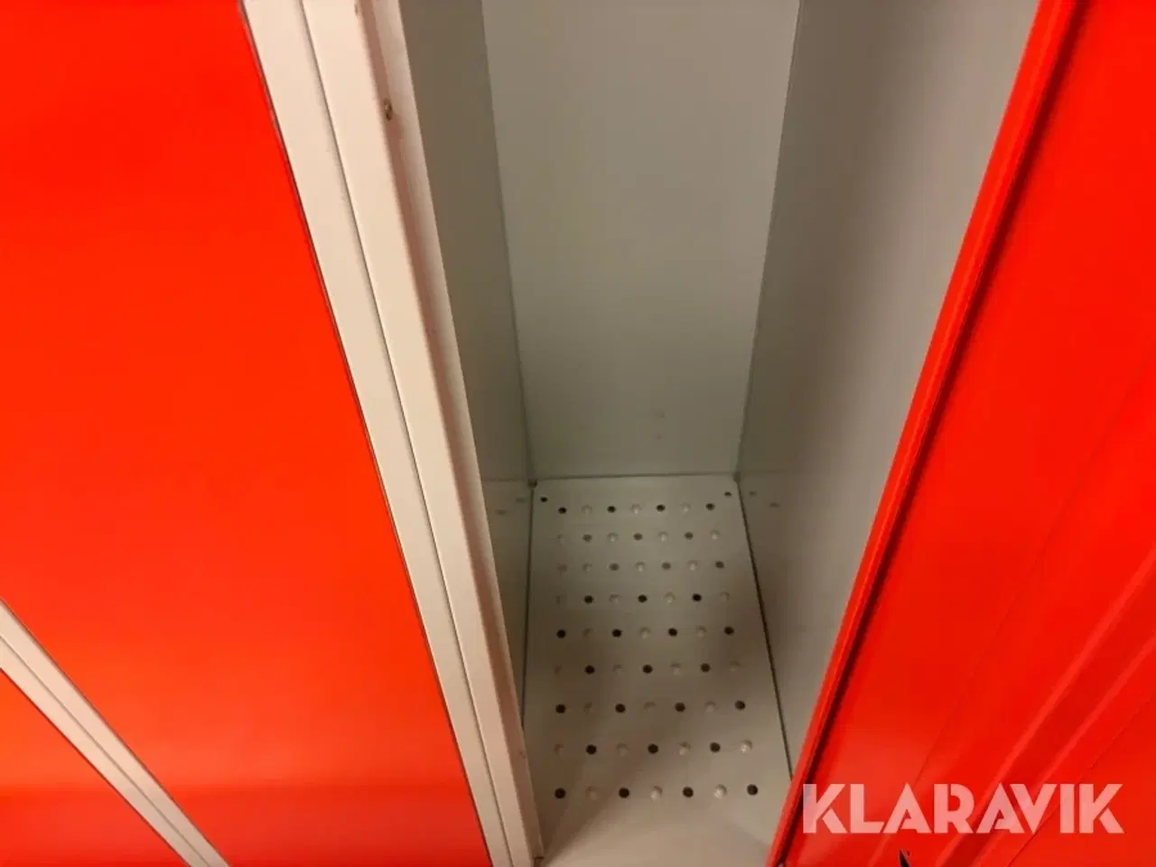Billede 3 - Garderobe skabe Blika - 3 sektioner af 4 skabe