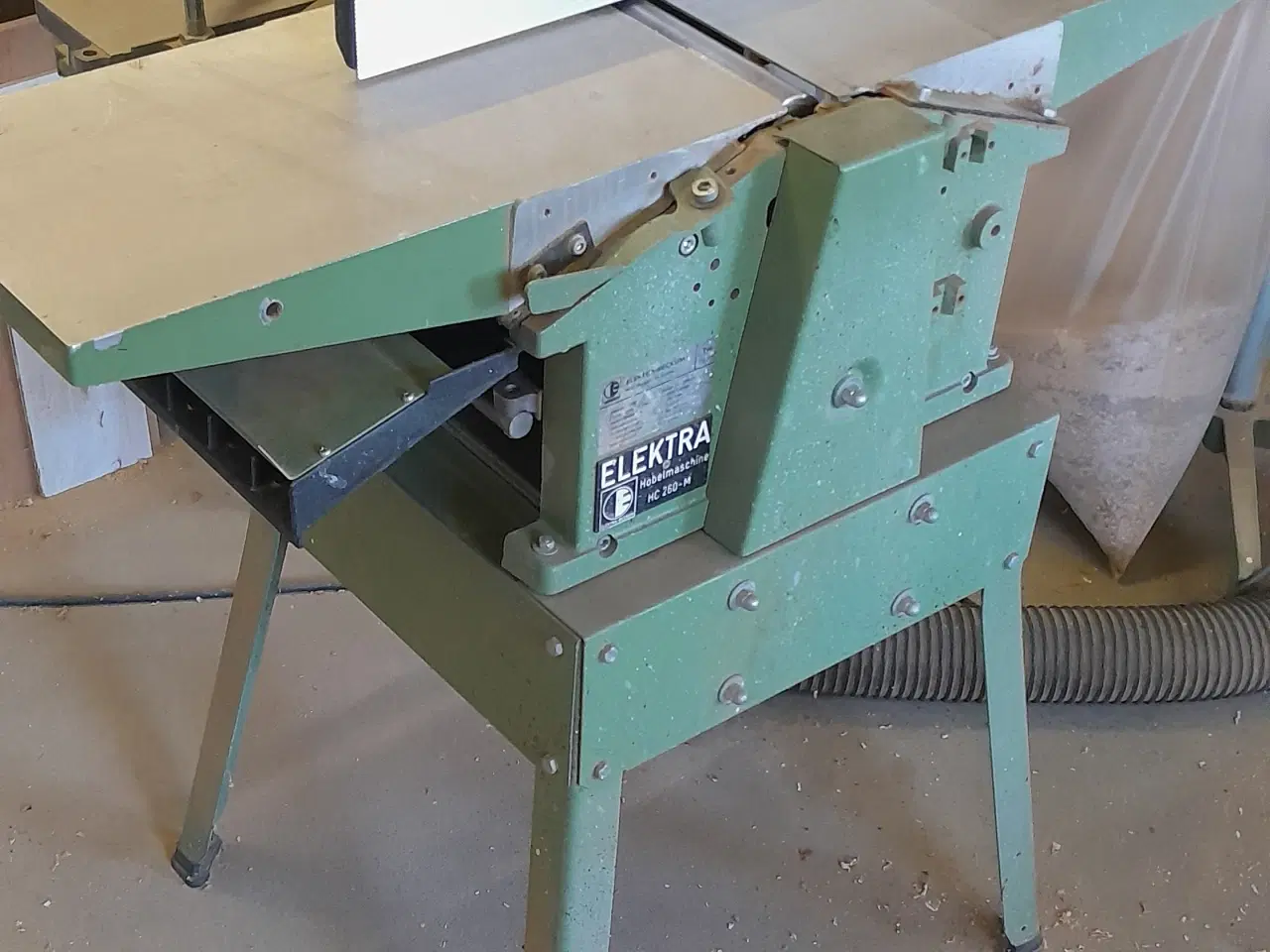 Billede 1 - Tykkelseshøvl med langbor samt spånsuger