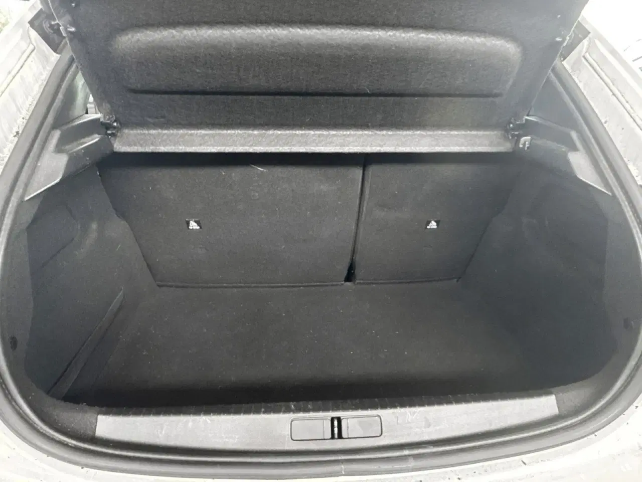 Billede 9 - Peugeot e-208 50 GT Sky