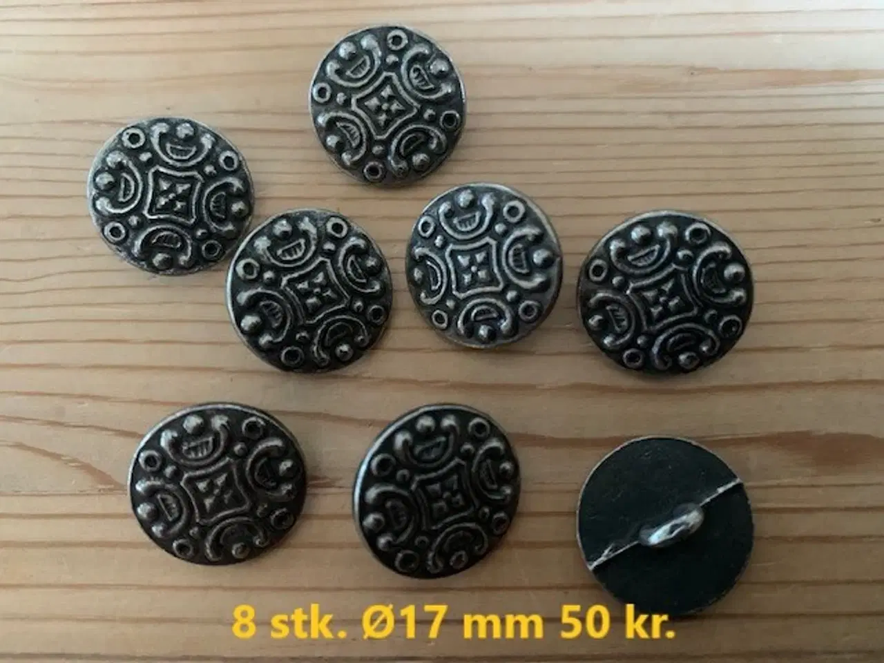 Billede 3 - Knapper i tin - NYE