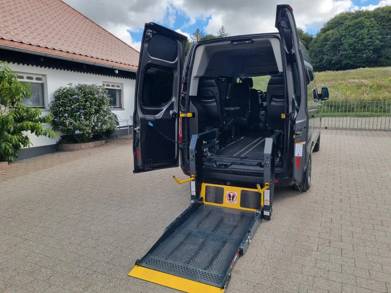 Billede 1 - Handicapbil, minibus, liftbil, handicapbus