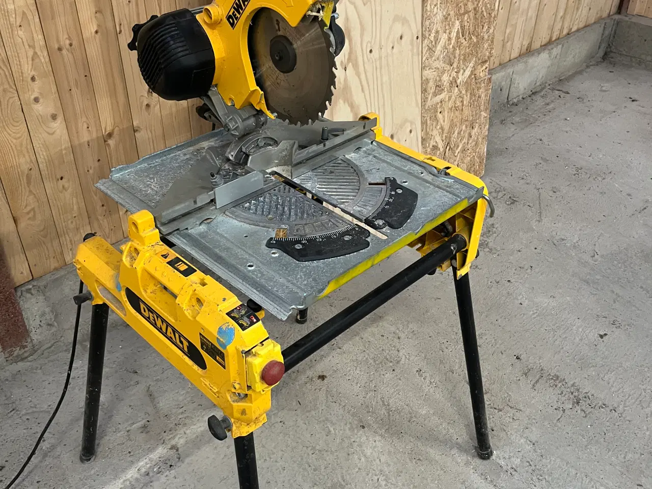 Billede 1 - DeWalt sav