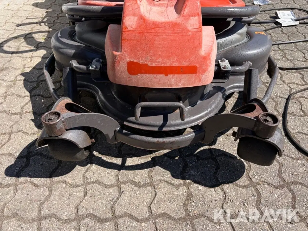 Billede 11 - Græsslåmaskine Husqvarna frontklipper Rider 15-V2