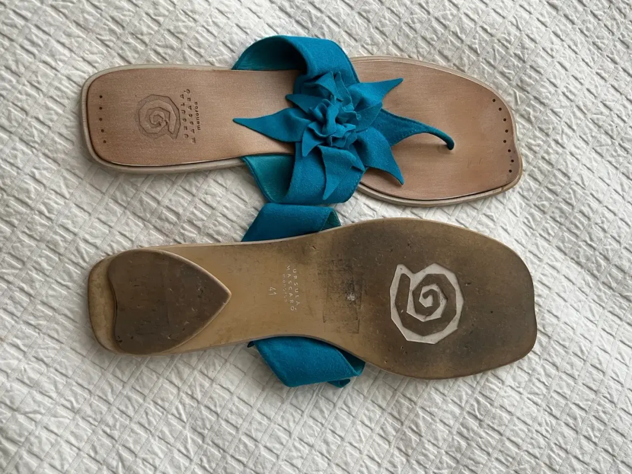 Billede 2 - Smarte sandaler med ruskinds blomst