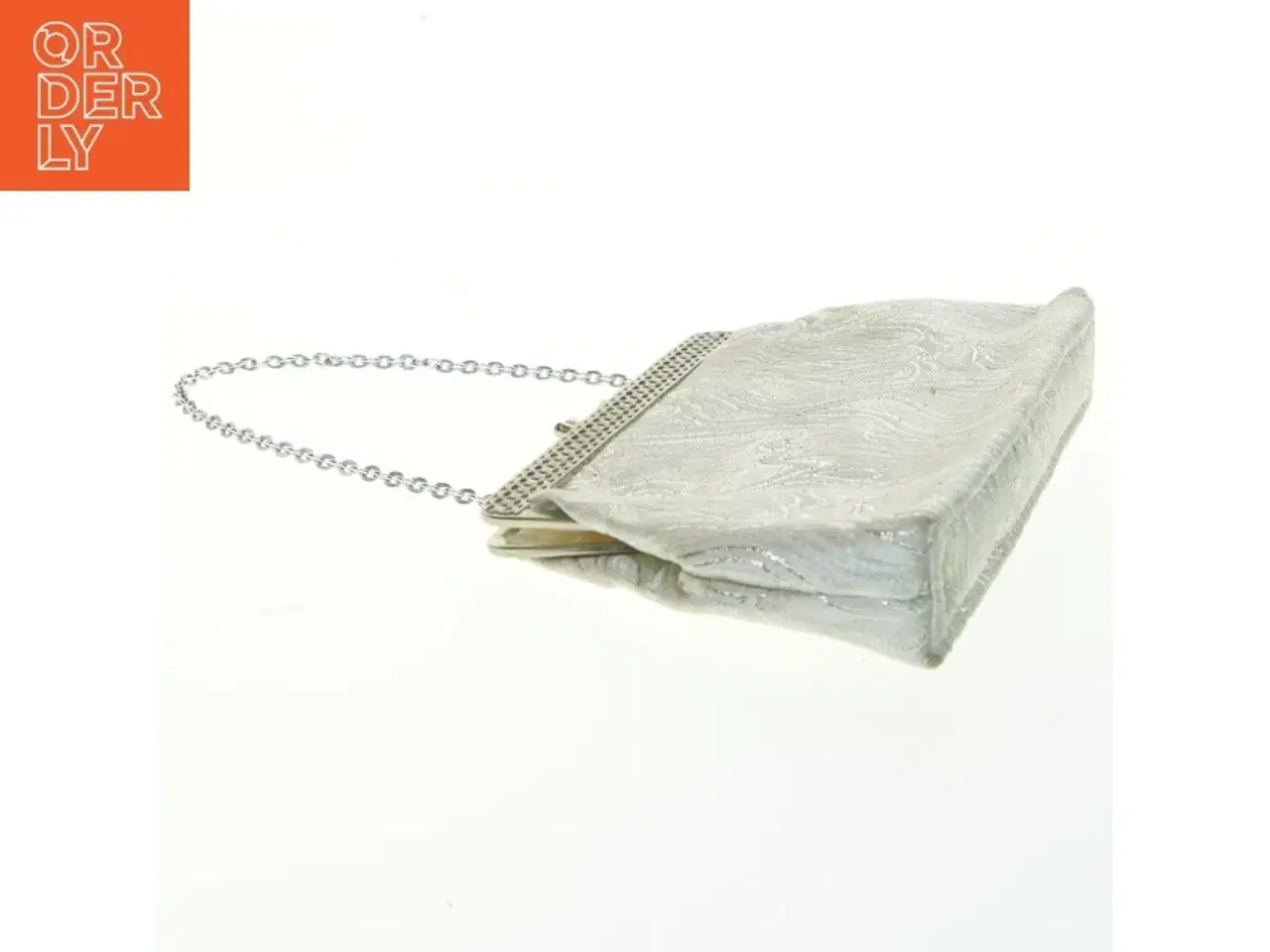 Billede 2 - Sølvfarvet aftenclutch med kæderem (str. 23x14 cm)
