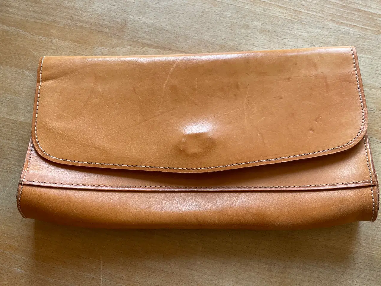 Billede 1 - Clutches i kernelæder