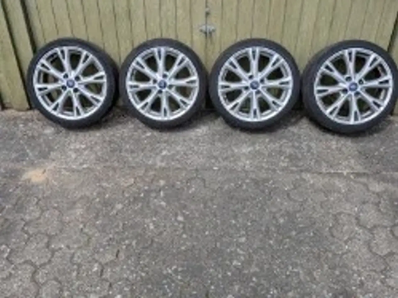 Billede 1 - Ford Fiesta Alufælge 7" x 17" 4 stk. med sommerdæk