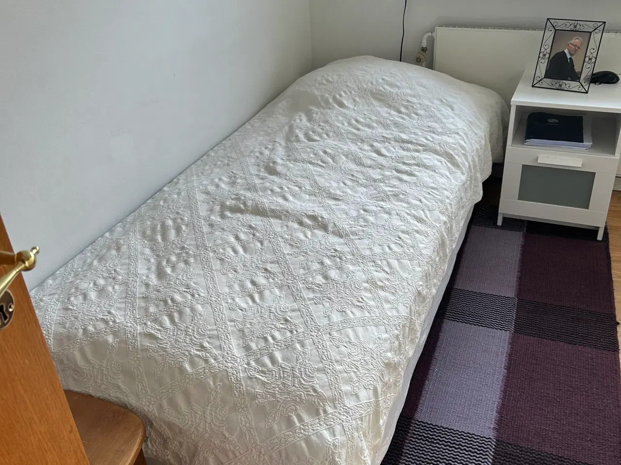 Billede 1 - Stabil seng uden fejl eller mangler