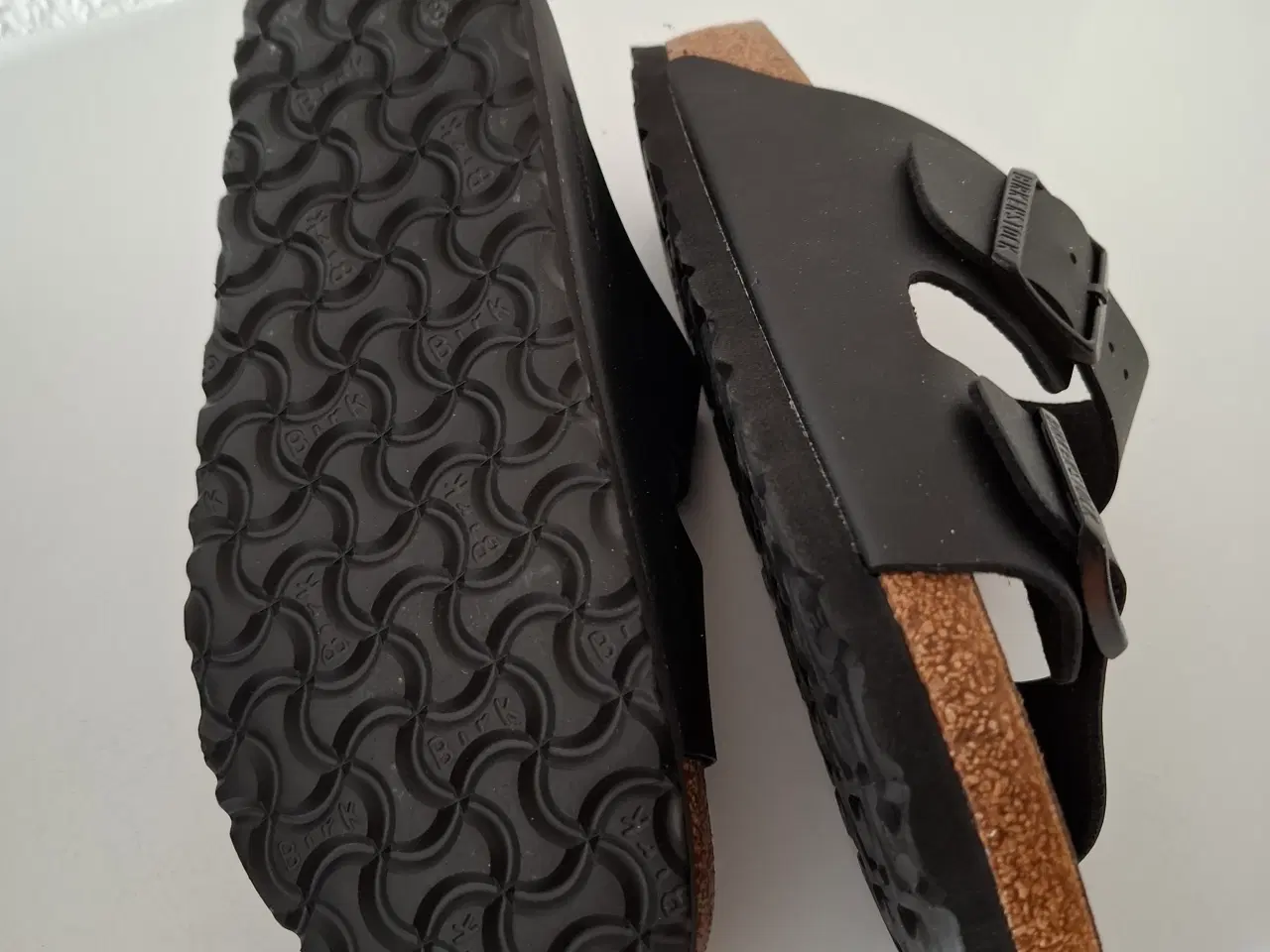 Billede 3 - Birkenstock sandaler str.40 sorte som nye